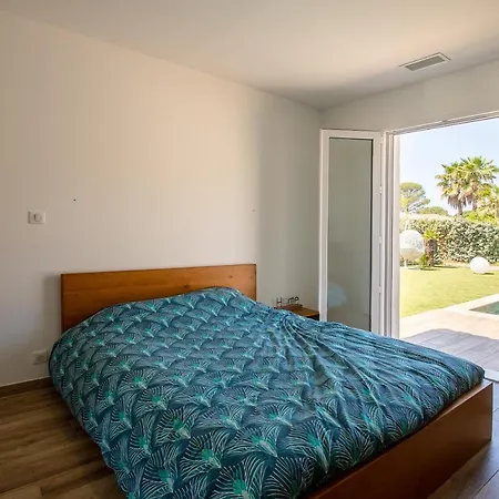 Bjorn Villa *
